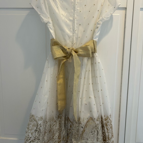 Rare Editions White and Gold Sparkle Tulle Dress with Faux Fur Bolero - Picture 4 of 6